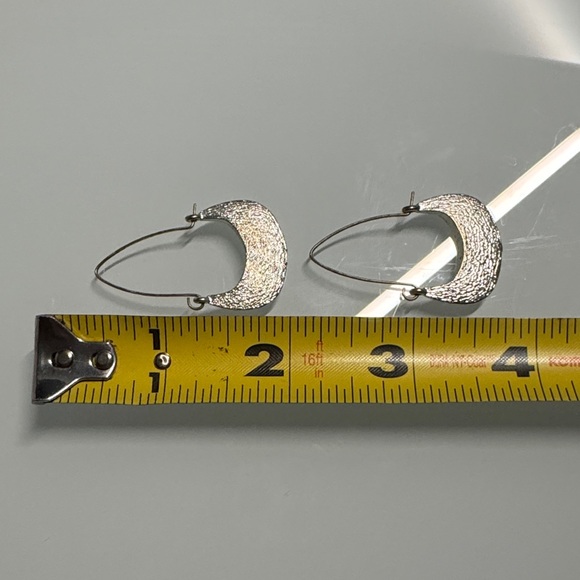 Elegant Silver Textured Earrings - Picture 3 of 4